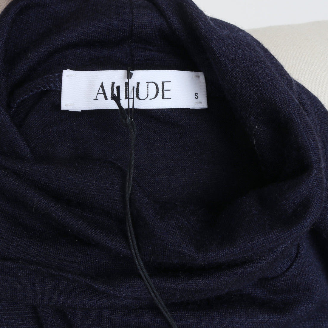 Allude Wool/Silk turtleneck