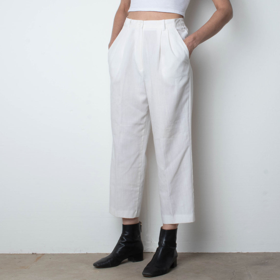 White Pleated Ankle Crop Pant