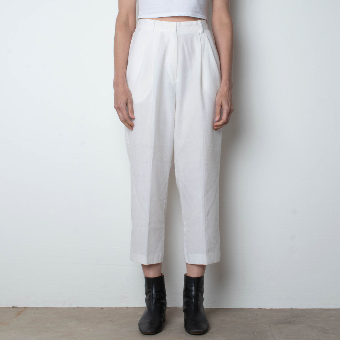 White Pleated Ankle Crop Pant