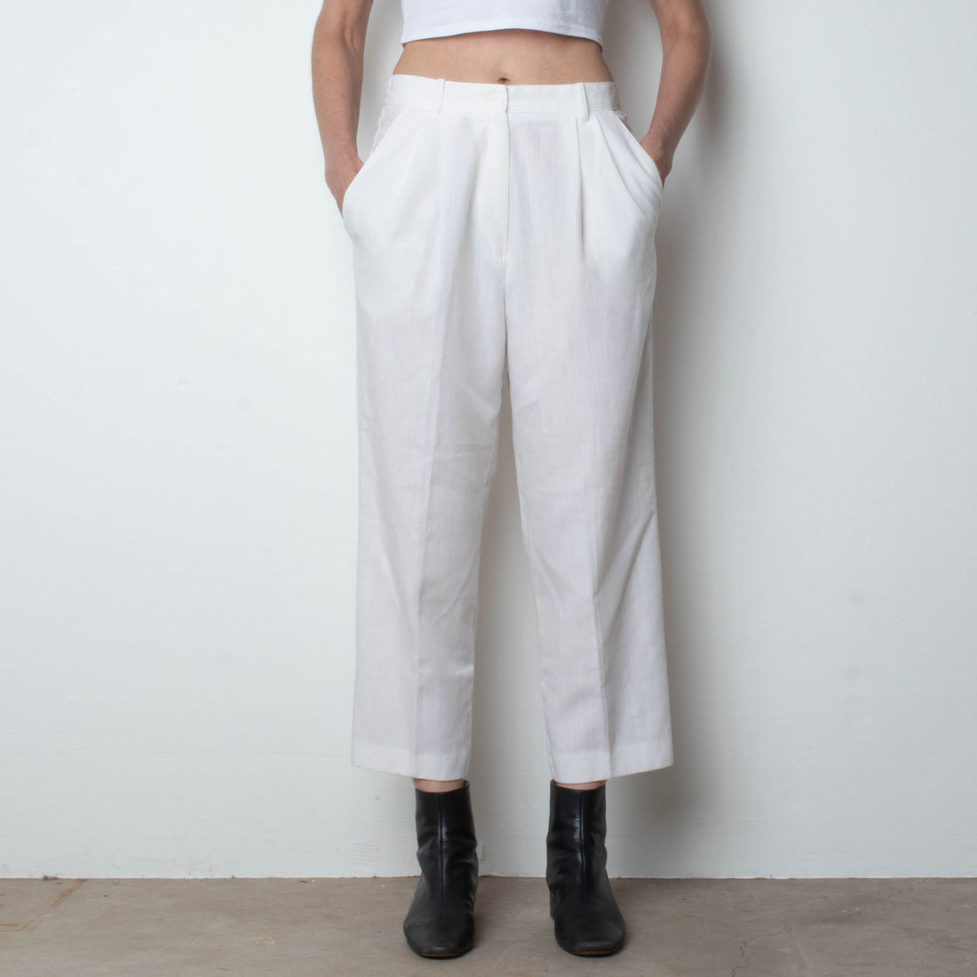 White Pleated Ankle Crop Pant