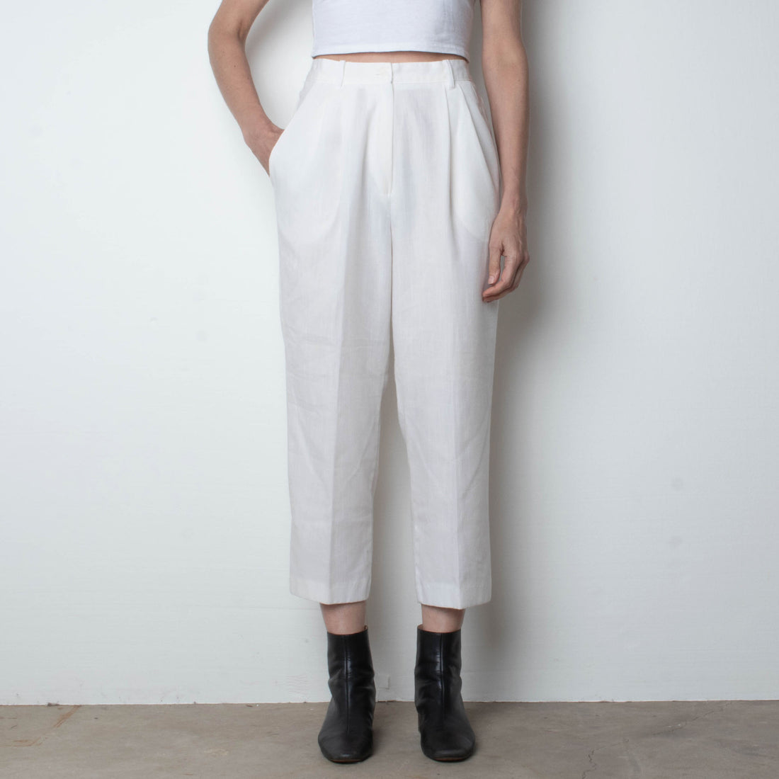 White Pleated Ankle Crop Pant